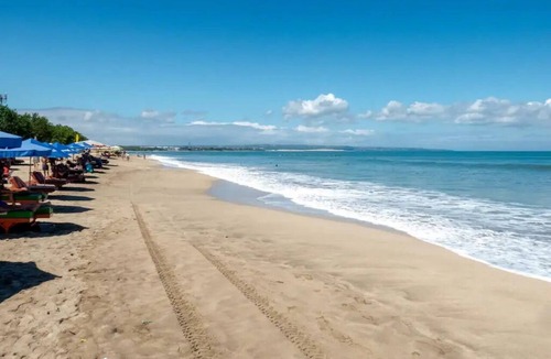 Berawa Villa | Canggu Tropical Living in Artisan Teak Joglo Estate 50 meters to beach 2500 Sq M