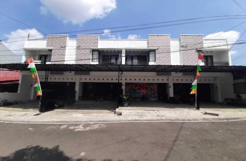 Purwokerto Hotel | Capital O 94246 Rose 50 Homestay