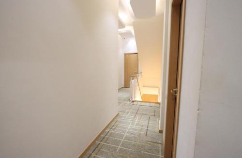 Lubuk Baja House | Casabella 2BR 102, Walk 5 min to Grand Batam Mall