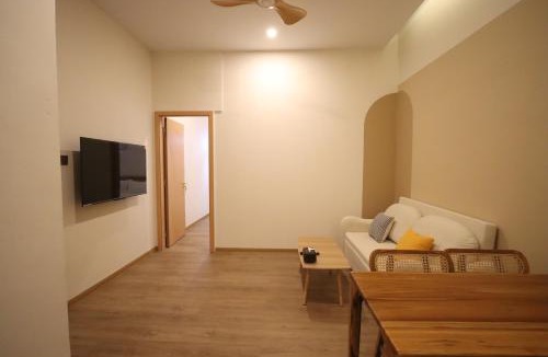 Lubuk Baja House | Casabella 2BR 103, Walk 5 min to Grand Batam Mall