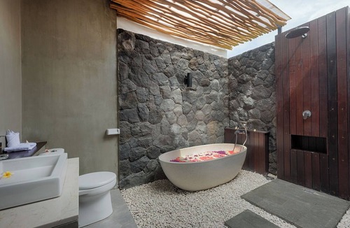 Lodtunduh Villa | Charming 2-bedroom private pool villa in marvelous Bali with WiFi, AC