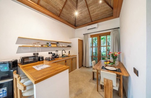 Penestanan Villa | Chic 1BR Stay w Garden Tub&Pool by Tropical Jungle