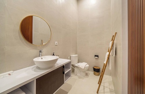Sanur Villa | Chic 2BR Villa in 300m to the Ocean w Pool+Rooftop