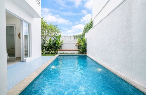 Mumbul Villa | Chic 3BR in Nusa Dua - Ocean View, Cinema, Rooftop