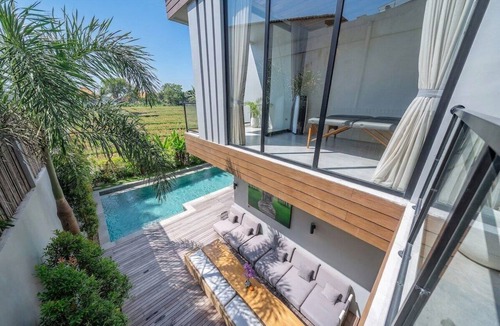 Padonan Villa | Chic 4BR Villa w/Private Massage Room & Huge Pool