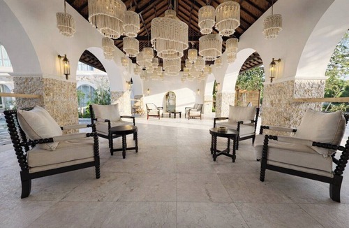Sanur Apartment | Chic Apartment Next to Sanur Beach + Pool & Garden