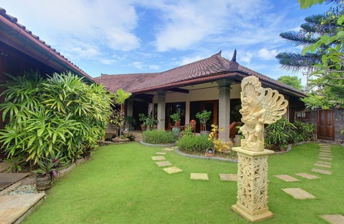 Ungasan Villa | CLIFF VIEW! 4BR Villa, Uluwatu - Natural Getaway!