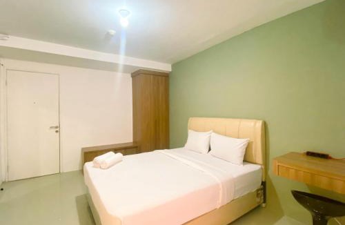 Jatinegara Apartment | Comfy and Strategic Studio Apartment at Bassura City By Travelio