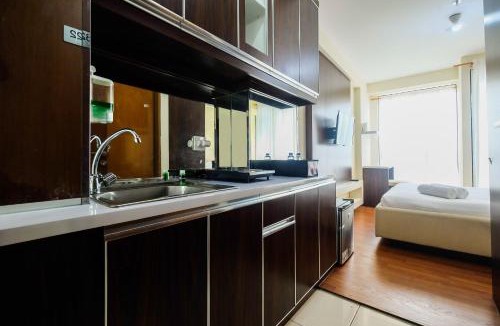 Kayu Putih Apartment | Comfy Studio Tifolia Apartment By Travelio