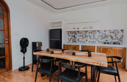 Praya Barat House | Costa Luna, Modern Mediterranean Villa Near Lancing Beach