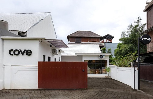 Bukit Hotel | Cove Chara