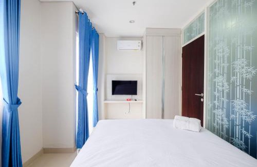 Pondokcina Apartment | Cozy and Modern 1BR Apartment at Atlanta Residences By Travelio