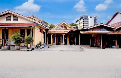 Balikpapan House | Cozy Double Escape W/Free WiFi and Parking