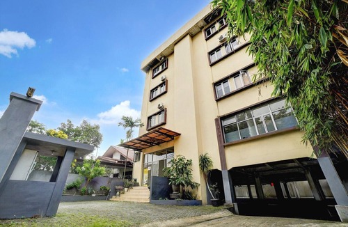 Cilandak House | Cozy Double Escape W/Free WiFi and Parking