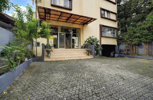 Cilandak House | Cozy Double Escape W/Free WiFi and Parking