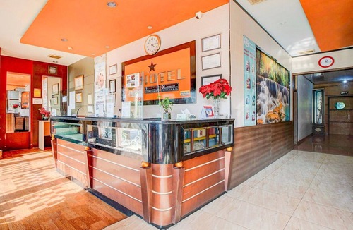 Batam House | Cozy Double Escape W/Free WiFi and Parking