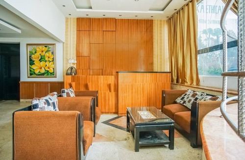 Palembang House | Cozy Double Escape with Free WiFi and Parking