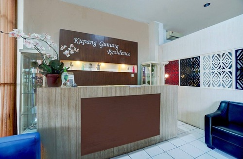 Surabaya House | Cozy Double Escape W/Free WiFi and Parking
