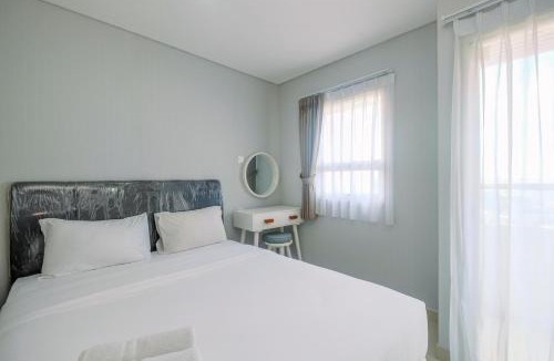 Pondokcina Apartment | Cozy Living 1BR Apartment at Atlanta Residences By Travelio