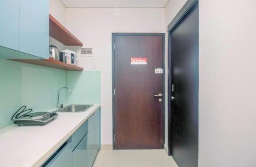 Pondokcina Apartment | Cozy Living 1BR Apartment at Atlanta Residences By Travelio
