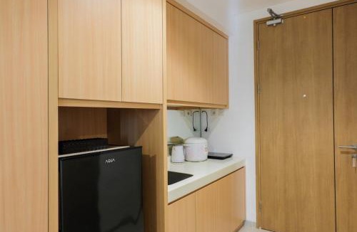 Cikokol Apartment | Cozy Studio Apartment at Tree Park City Cikokol By Travelio