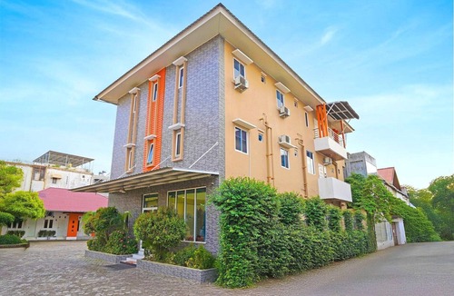 Banda Aceh House | Cozy Twin Escape with Free WiFi and Parking