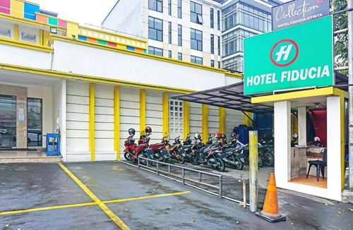 East Jakarta House | Cozy Twin Escape with Free WiFi and Parking