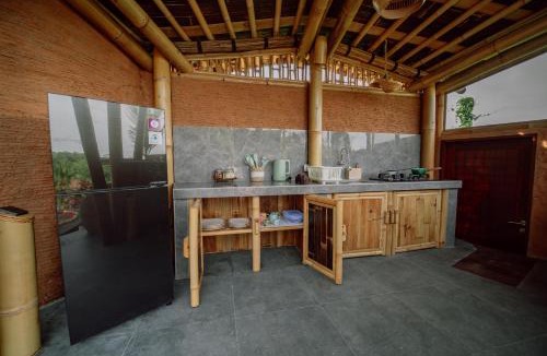 Selat Villa | CR Tris Casa De Bambú