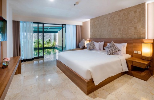 Raya Kuta Hotel | Cross Vibe Paasha Atelier Bali Kuta