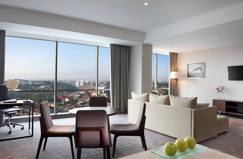 Braga Hotel | Crowne Plaza Bandung by IHG