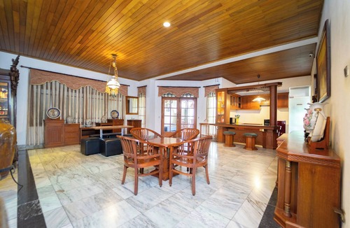 Condongcatur House | D Ajenk Boutique Villa by BHATARA