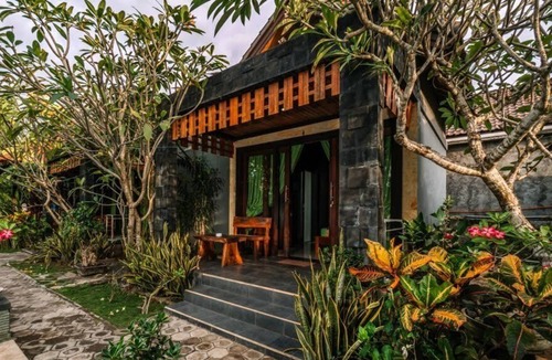 Jungut Batu House | D&B Bungalow Standart Room by WizZeLa