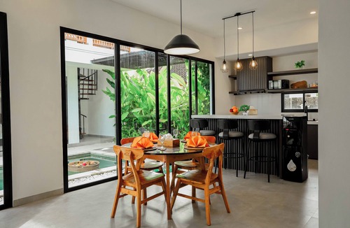 Kediri House | D'Kenyeri Villa by Aayan