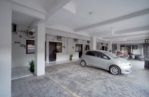 Depok Hotel | D'Paragon Seturan 1