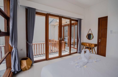 Bukit House | D'White Beach Villa By Island Villa Management