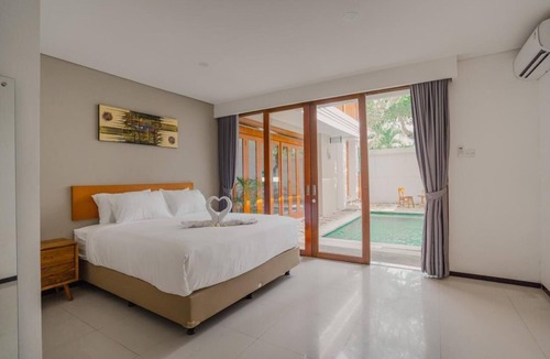 Bukit House | D'White Beach Villa By Island Villa Management