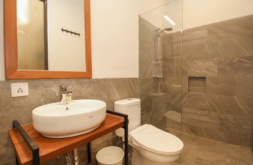 Grogol Utara Bed & Breakfast | Disco Studio (CoHaus)