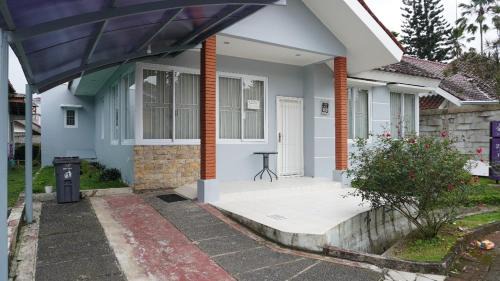 Cipanas Villa | Diyar Villas Puncak F4/8