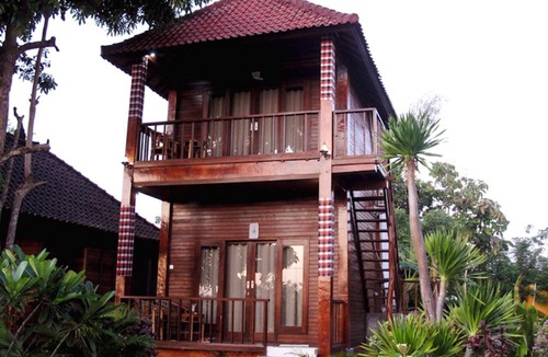 Mushroom Bay House | Dmas Huts Lembongan