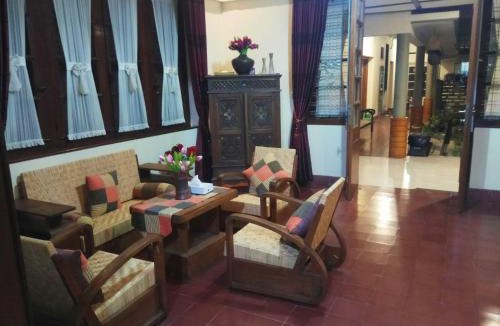 Surakarta House | Doeloerkoe Homestay