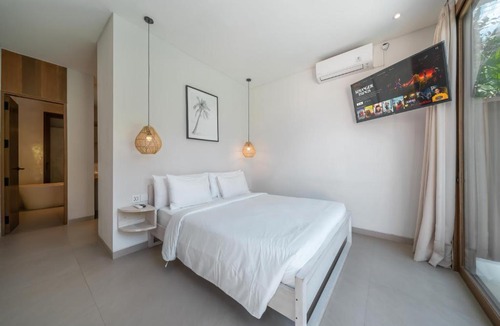 Tumbak Bayuh Villa | Dreamscape Haven - Heavenly 2BR Villa with Rooftop in Pererenan!