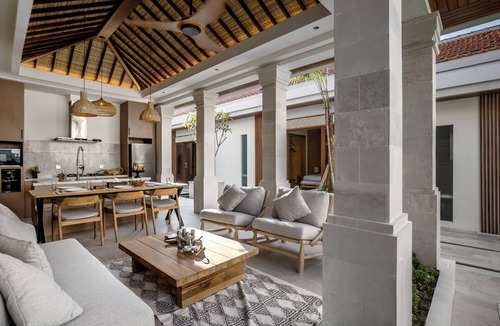 Kerobokan Villa | Elegant 4BR Retreat with Cozy Ambience