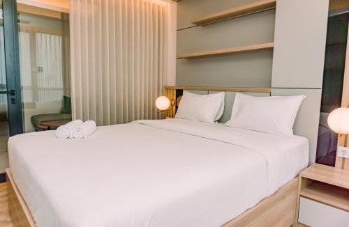 Pinang Apartment | Elegant and Comfort 1BR at The Smith Alam Sutera Apartment By Travelio