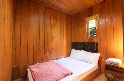 Kejajar Villa | Emerald Cabin House
