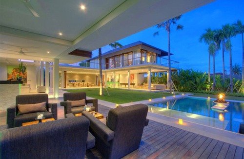Berawa Villa | Exclusive Luxury Villa with Pool & Entertainment – Bali Villa 1059