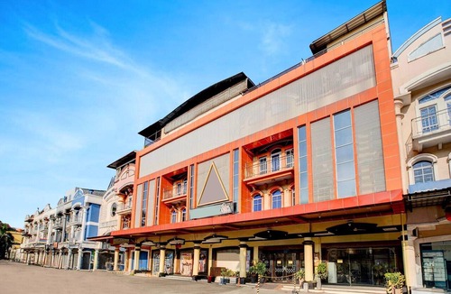 Batam House | Family Luxury Suite W/Free WiFi and Parking