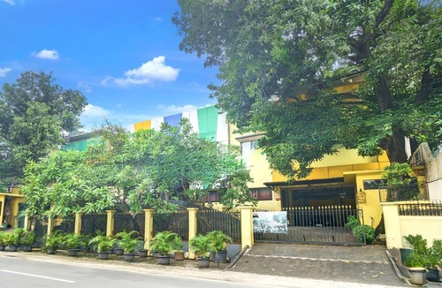 East Jakarta House | Family Luxury Suite W/Free WiFi and Parking