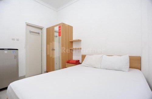 Setiabudi Hotel | Family Residence Mitra RedDoorz