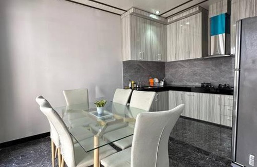 Gunung Putri Villa | Family Suites Cozy House Complex
