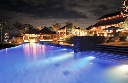 Ketewel Villa | Fascinating 6BR Beach Front Villa Located In Pabean Beach! Stunning View!